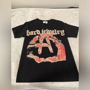 Hard jewelry tee
